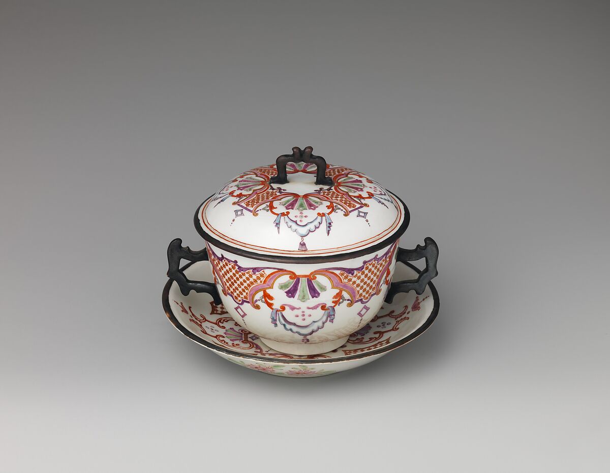 Saucer, Vienna, Hard-paste porcelain, Austrian, Vienna
