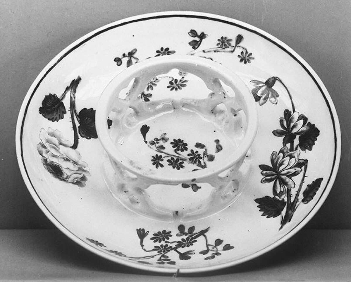 Saucer, Vienna, Hard-paste porcelain, Austrian, Vienna 