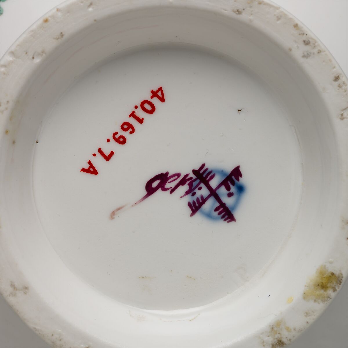 Coffeepot, Höchst Manufactory (German, 1746–1796), Hard-paste porcelain decorated in polychrome enamels, gold, German, Höchst