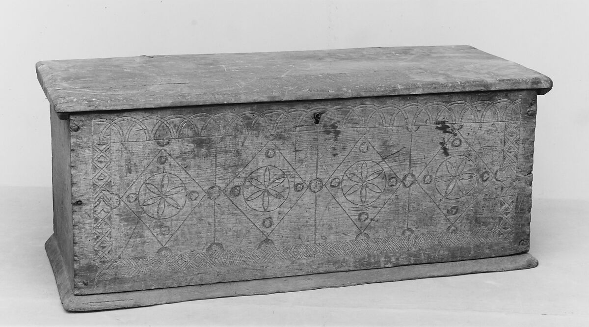 Board Chest, Pine, American