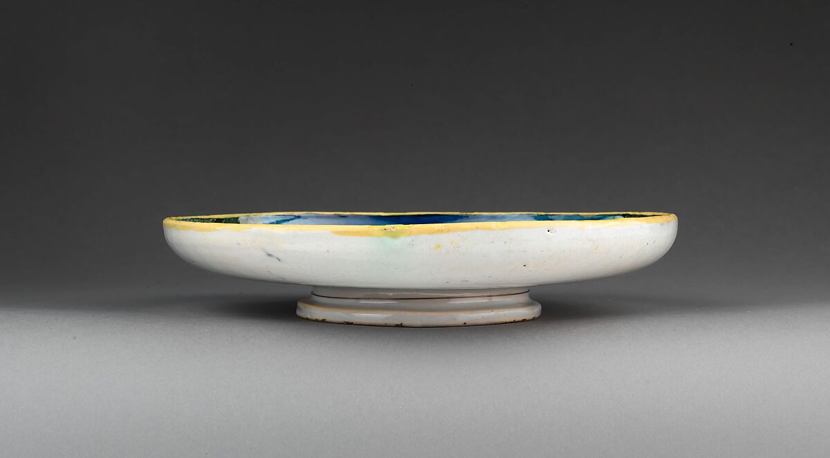 Footed dish with Diana and Actaeon, Artist sometimes signing FR, perhaps Fra Xanto Avelli da Rovigo (ca. 1486–1582), Maiolica (tin-glazed earthenware), Italian, probably Urbino