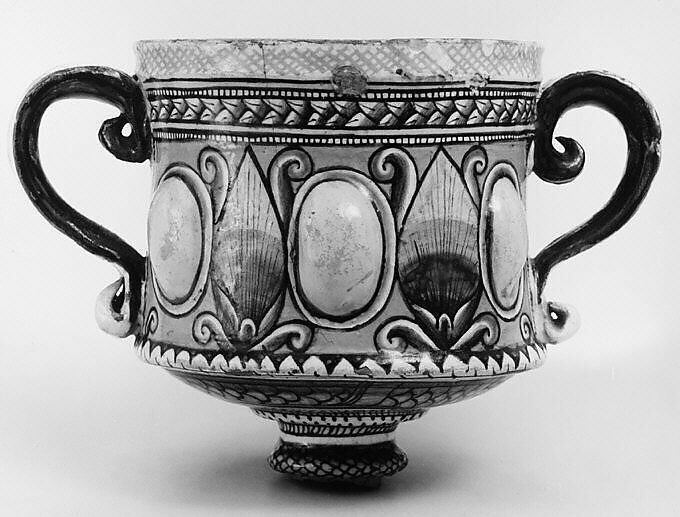 Standing cup, Maiolica (tin-glazed earthenware), Italian, Deruta
