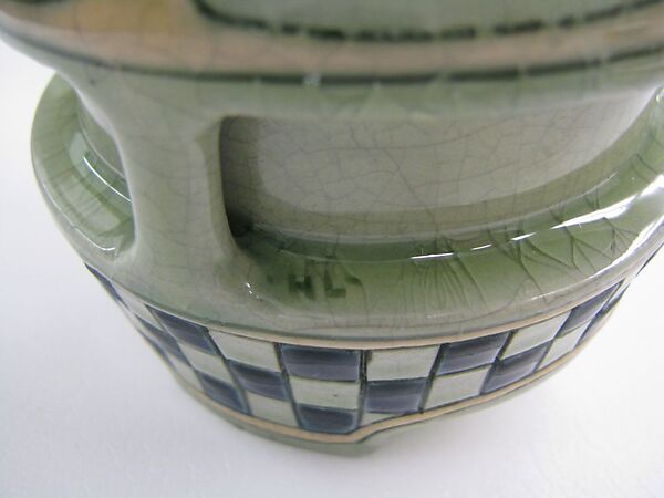 Vase, Roseville Pottery (1892–1954), Earthenware, American