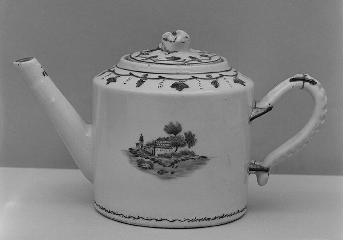 Teapot with cover and stand, Hard-paste porcelain, Chinese, probably for American market 