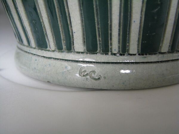 Vase, Roseville Pottery (1892–1954), Earthenware, American