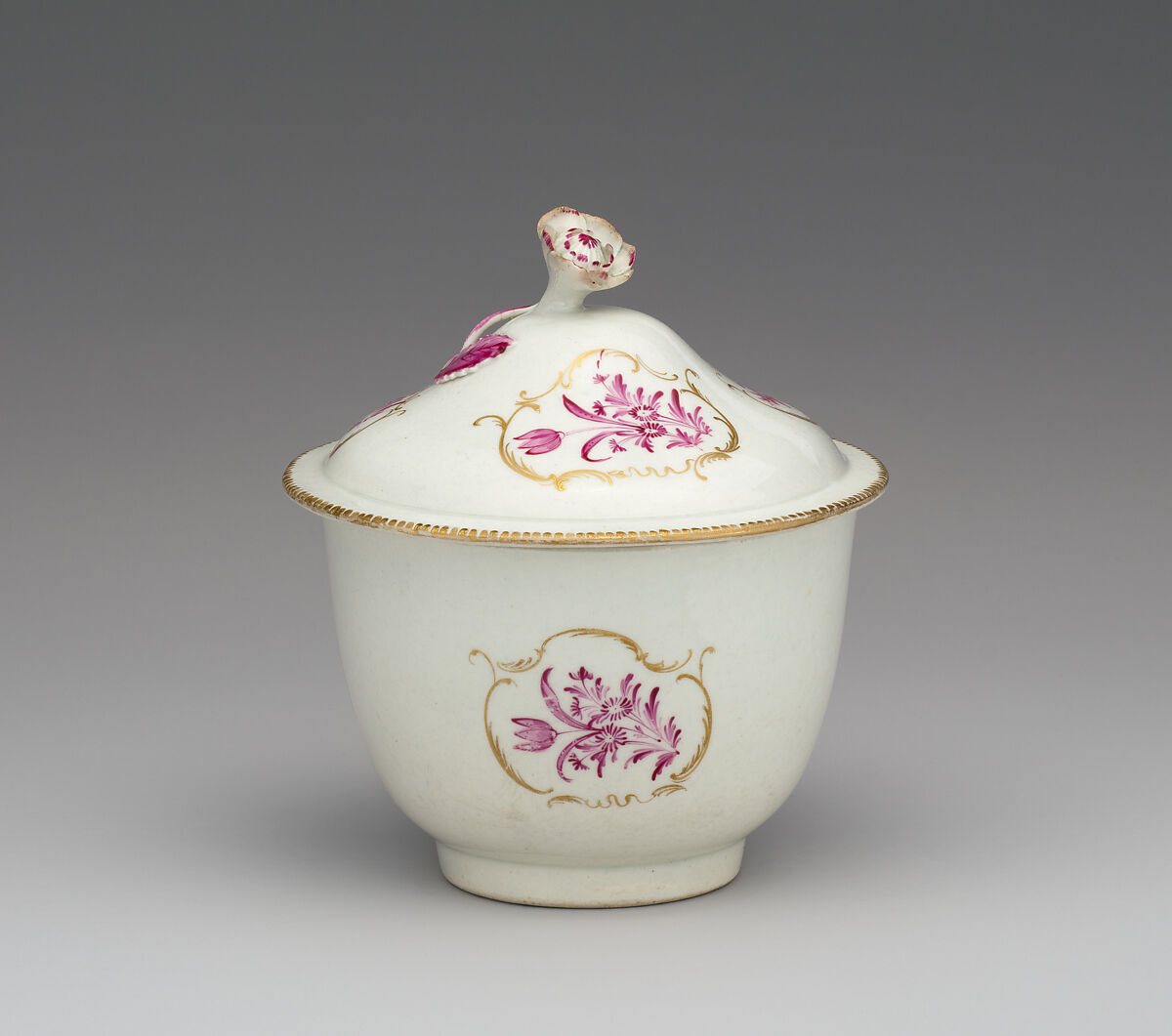 Sugar bowl with cover, Worcester factory (British, 1751–2008), Soft-paste porcelain, British, Worcester