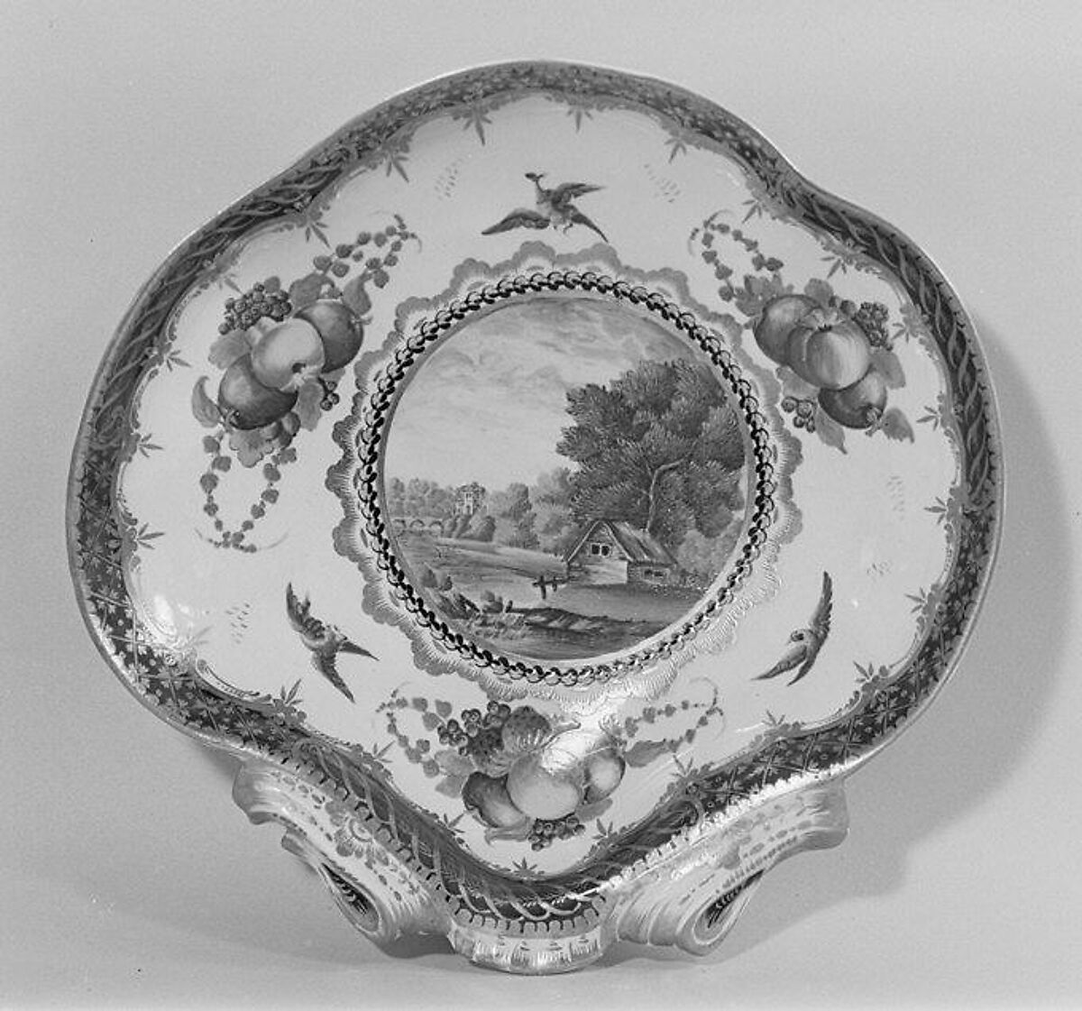 Dish (one of a pair), Worcester factory (British, 1751–2008), Soft-paste porcelain, British, Worcester 