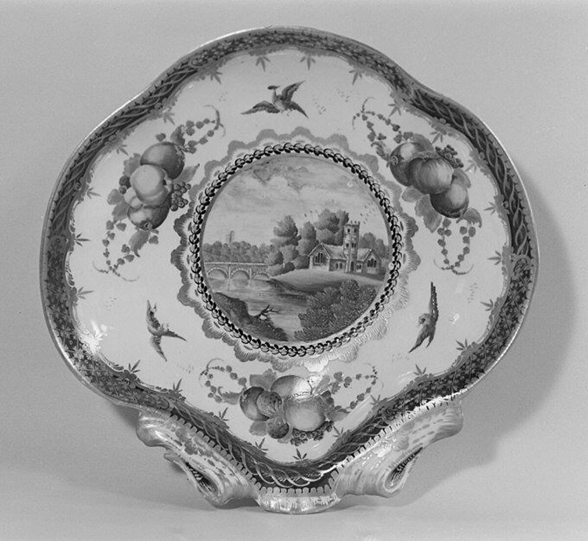 Dish (one of a pair), Worcester factory (British, 1751–2008), Soft-paste porcelain, British, Worcester 