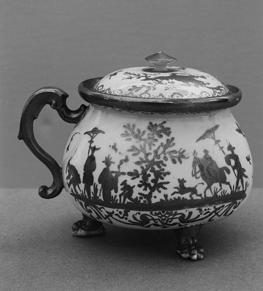 Bowl with cover, Meissen Manufactory (German, 1710–present), Hard-paste porcelain, German, Meissen with German, Augsburg decoration 