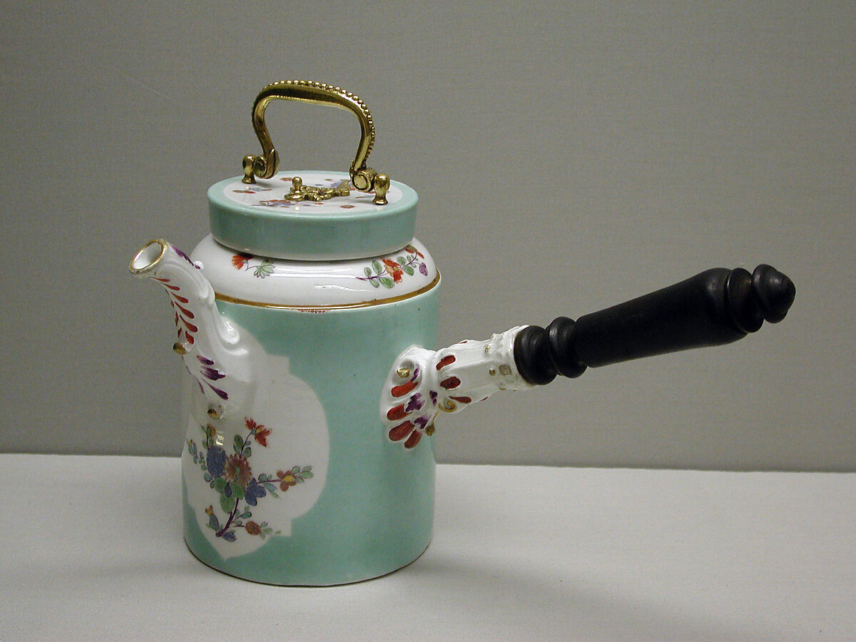 Chocolate pot, Meissen Manufactory (German, 1710–present), Hard-paste porcelain, gilt bronze, wood, German, Meissen 