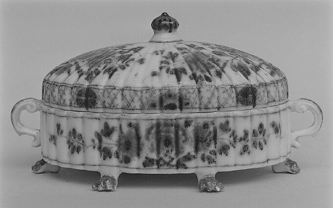 Butter dish with cover, Hard-paste porcelain, possibly German 