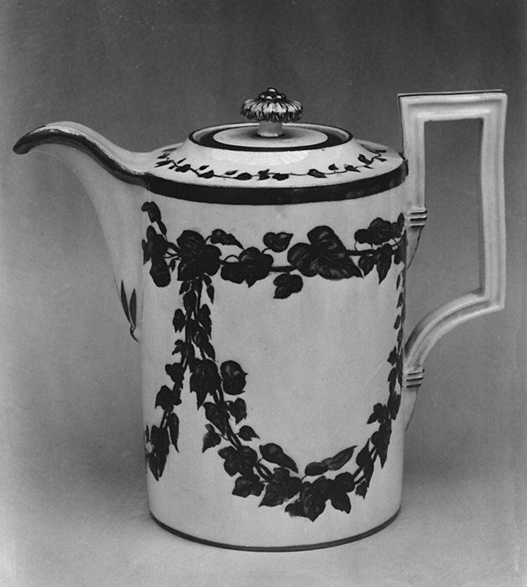 Coffeepot, Meissen Manufactory (German, 1710–present), Hard-paste porcelain, German, Meissen 