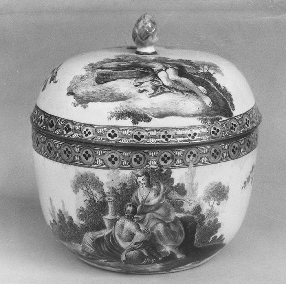 Sugar bowl with cover, Frankenthal Porcelain Manufactory (German), Hard-paste porcelain, German, Frankenthal 