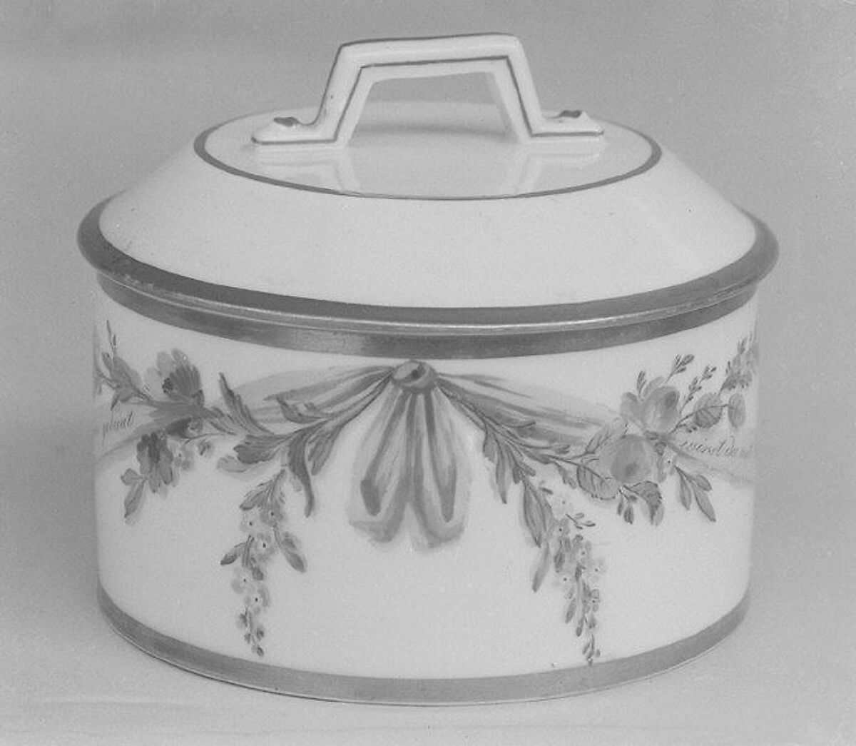 Bowl with cover, Gotha (German, 1757–1900), Hard-paste porcelain, German, Thuringia (Gotha) 