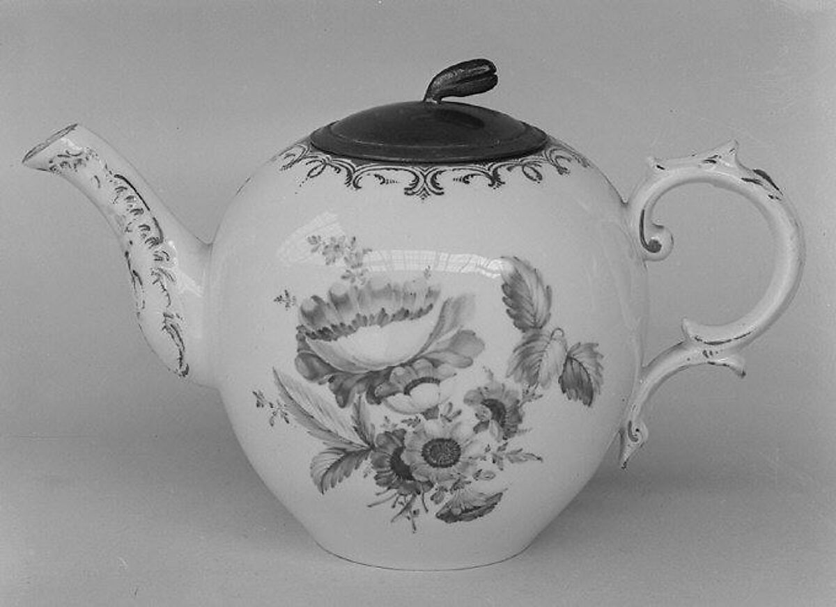 Teapot, Fürstenberg Porcelain Manufactory (German, founded 1747), Hard-paste porcelain, German, Fürstenberg 