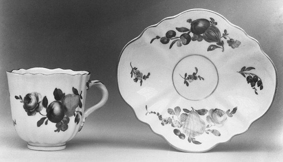 Cup and saucer, Höchst Manufactory (German, 1746–1796), Hard-paste porcelain, German, Höchst 