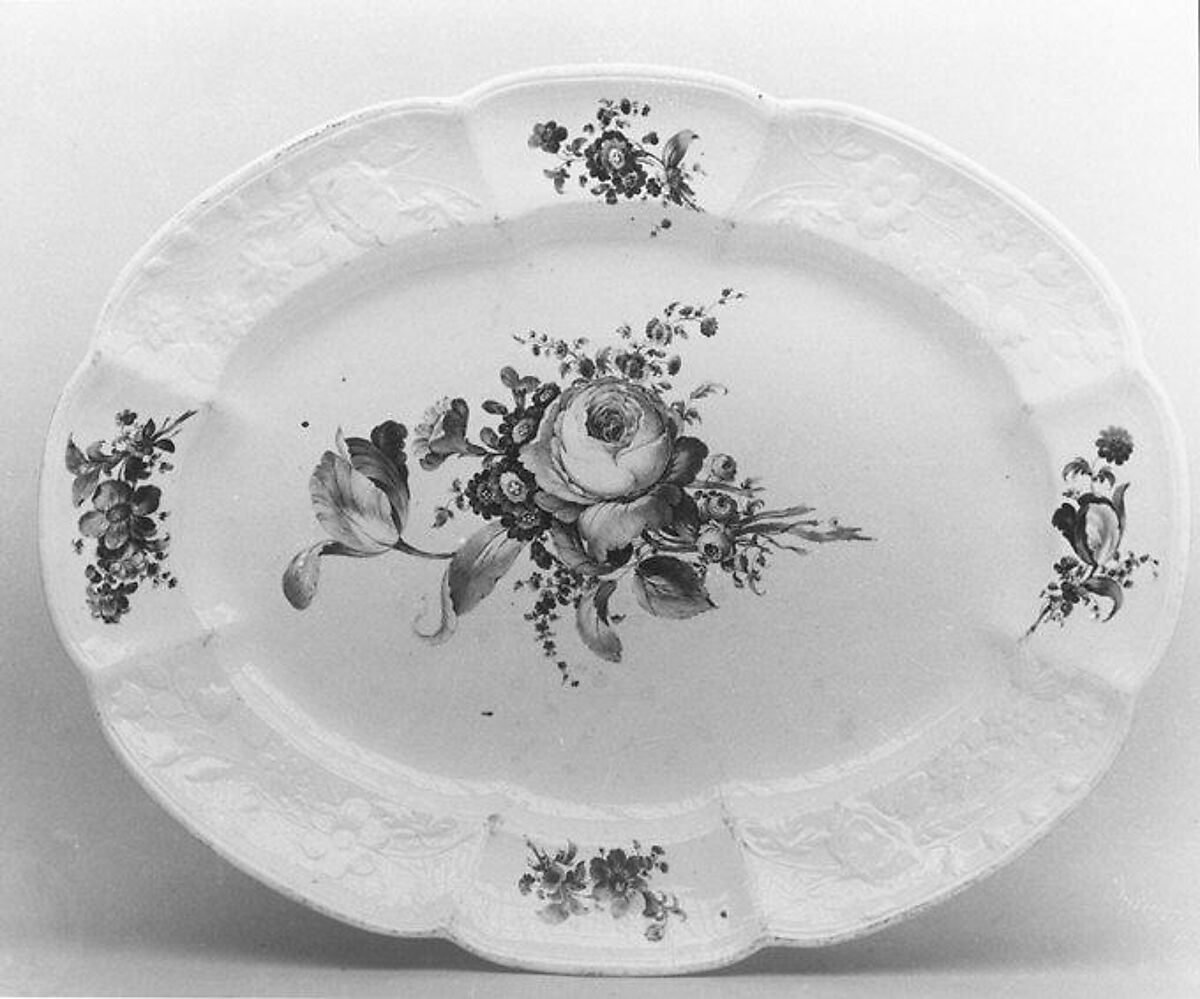 Platter, Höchst Manufactory (German, 1746–1796), Hard-paste porcelain, German, Höchst 
