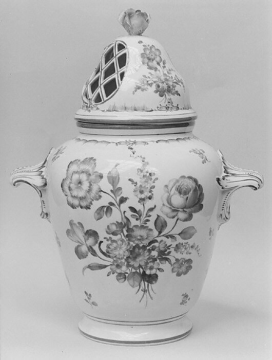 Potpourri vase with cover (one of a pair), Hard-paste porcelain, German 