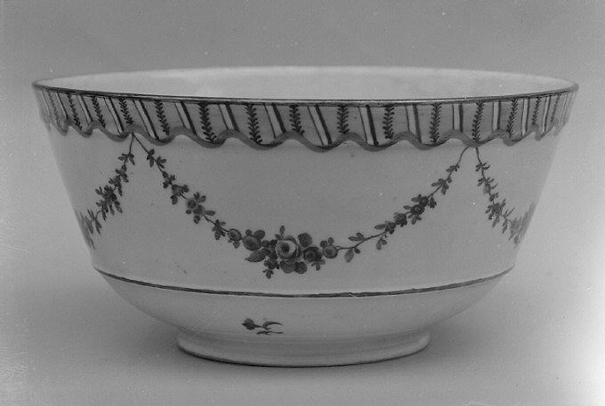 Bowl, Ludwigsburg Porcelain Manufactory (German, 1758–1824), Hard-paste porcelain, German, Ludwigsburg 