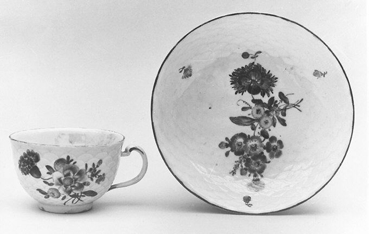 Cup and saucer, Ludwigsburg Porcelain Manufactory (German, 1758–1824), Hard-paste porcelain, German, Ludwigsburg 