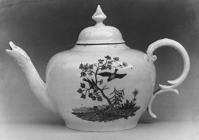Teapot, Nymphenburg Porcelain Manufactory (German, 1747–present), Hard-paste porcelain, German, Nymphenburg 