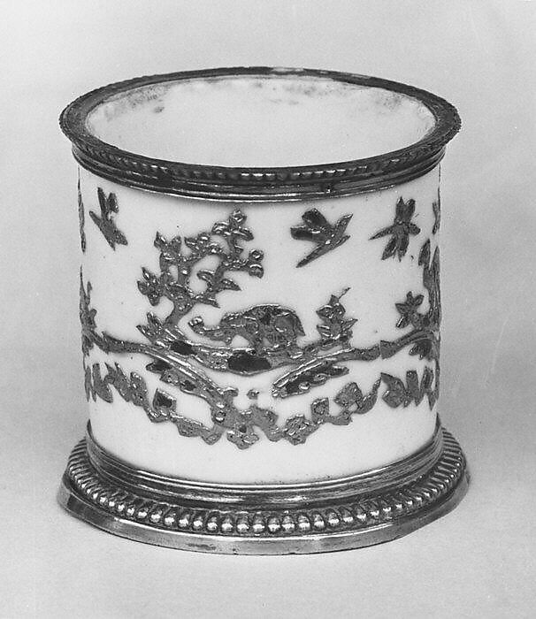 Pomade jar, Mounts probably by Paul Le Riche (French, master 1686, active 1738), Hard-paste porcelain, silver gilt, Chinese, probably Dehua with European decoration 