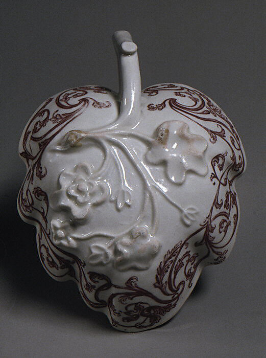 Dish, Vienna, Hard-paste porcelain, Austrian, Vienna with German, Breslau (Wrocław) decoration