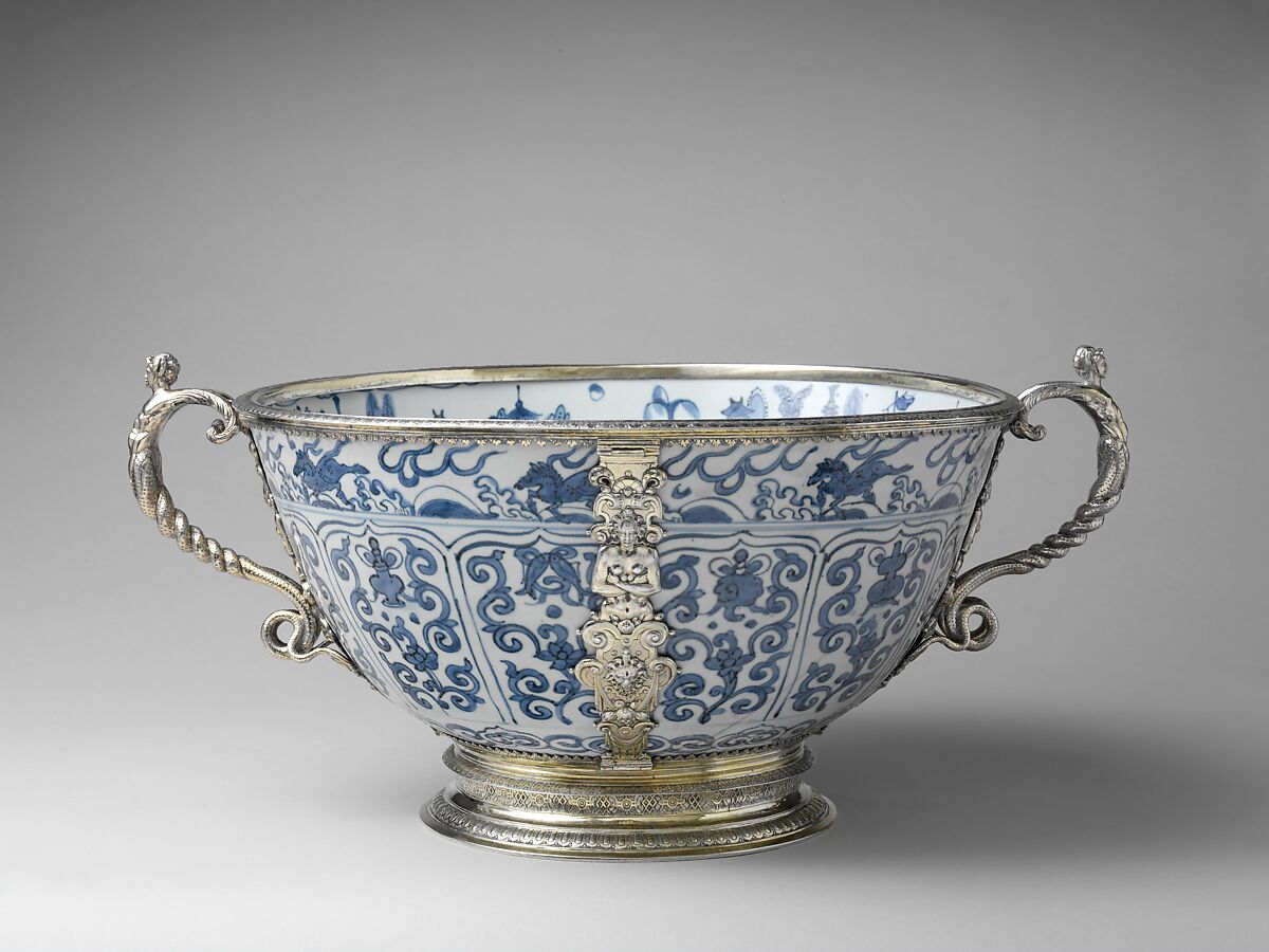 Bowl, Hard-paste porcelain, silver gilt, British, London mounts and Chinese porcelain 