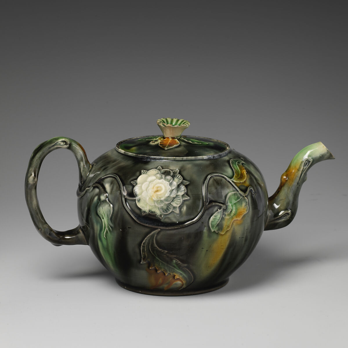Teapot, Thomas Whieldon (British, Penkull, Stoke-on-Trent 1719–1795), Lead-glazed earthenware with underglaze decoration, British, Staffordshire 