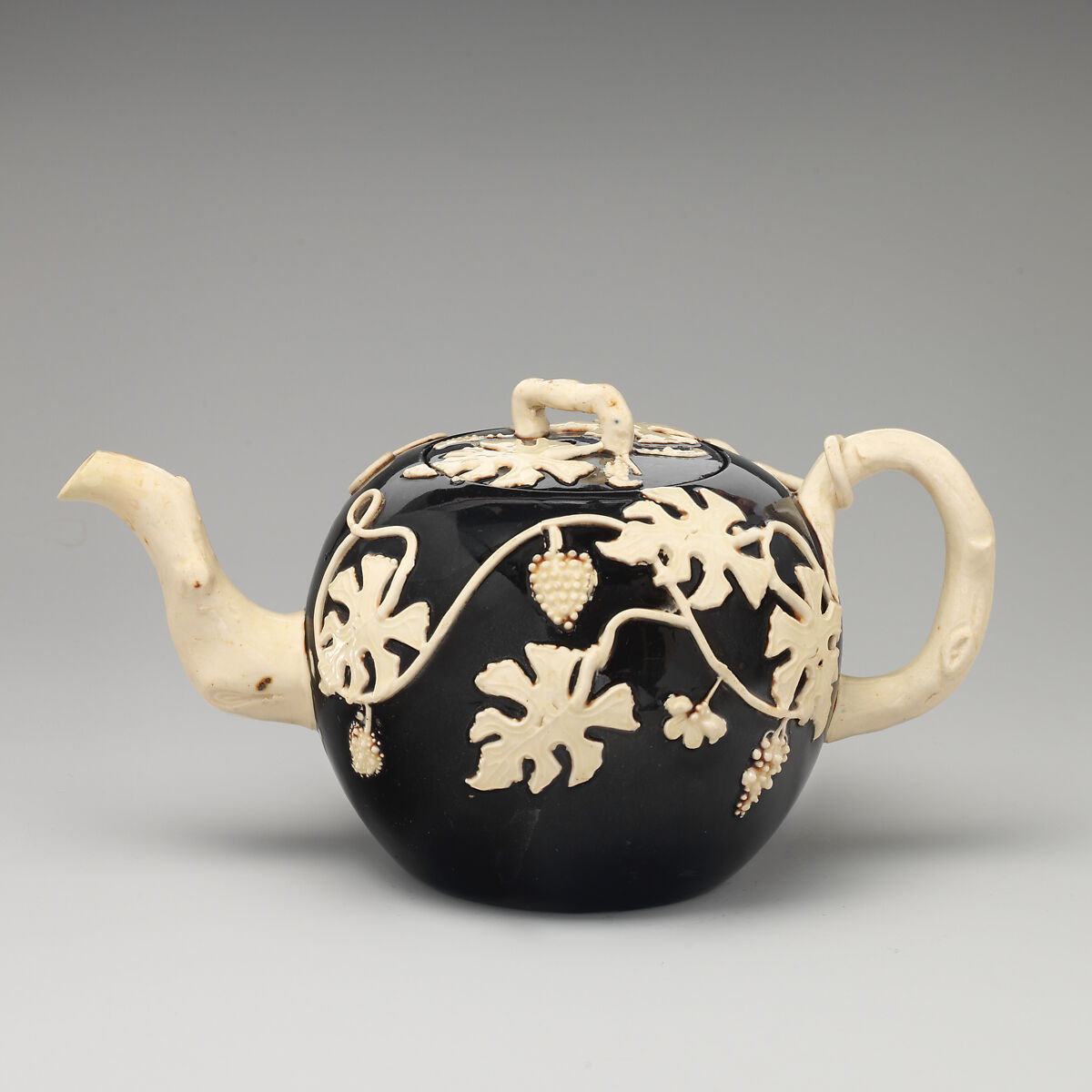 Teapot, Style of John Astbury (active 1688–1743), Lead-glazed earthenware, British, Staffordshire