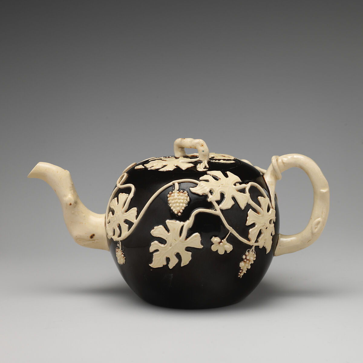 Teapot, Style of John Astbury (active 1688–1743), Lead-glazed earthenware, British, Staffordshire 