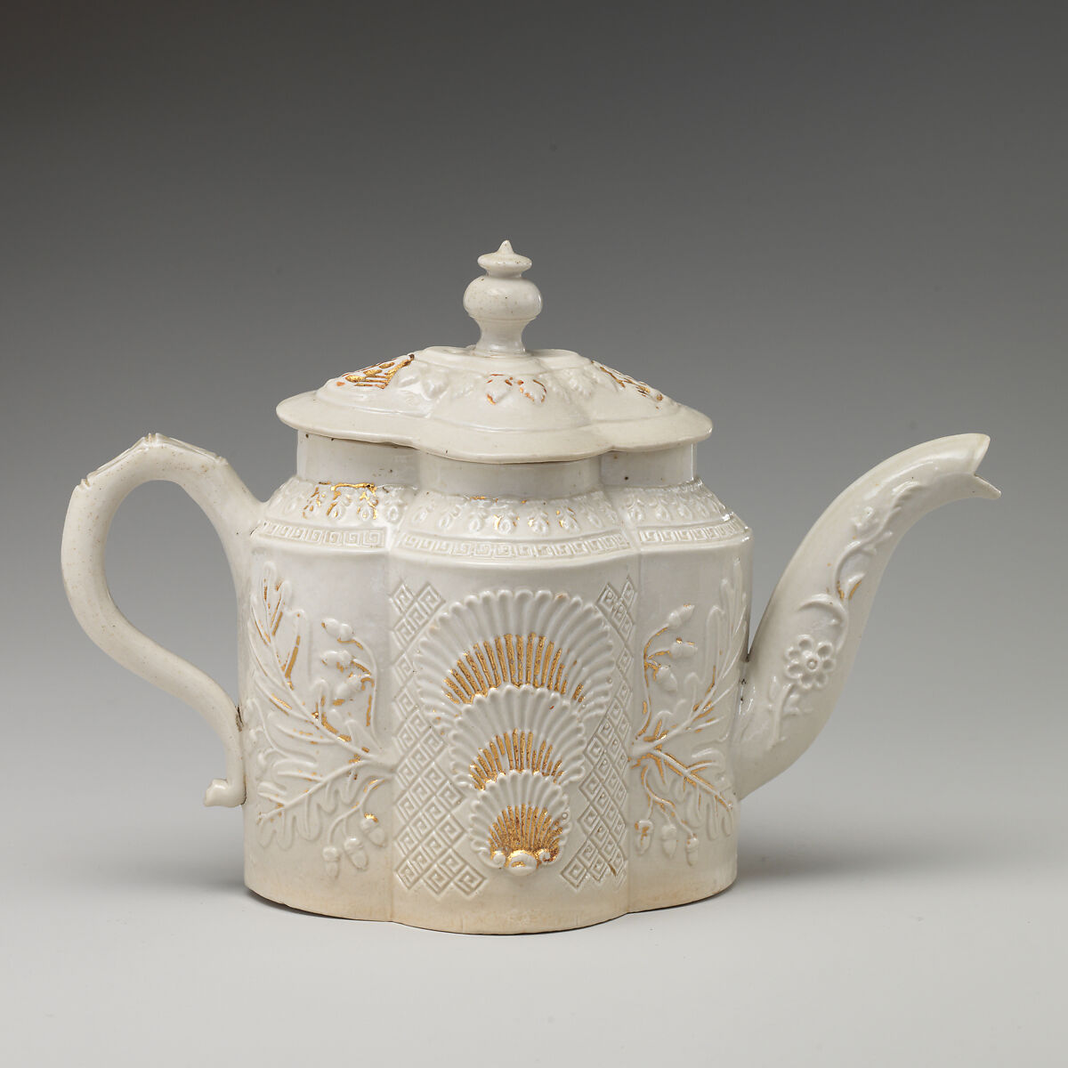 Teapot, Salt-glazed stoneware with gilding, British, Staffordshire
