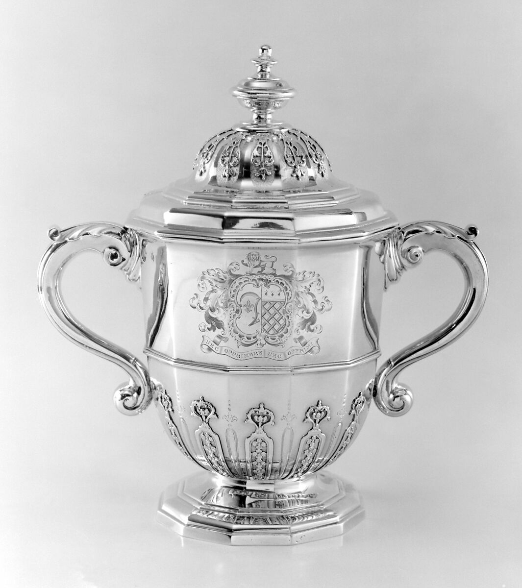 Two-handled cup with cover, Paul de Lamerie (British, 1688–1751, active 1712–51), Silver, British, London 