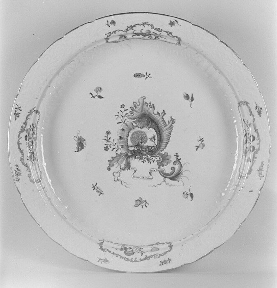 Dish, Hard-paste porcelain, Chinese, for Continental market