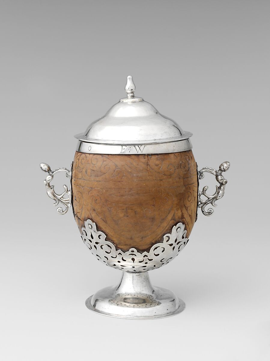 Cup with cover, Silver, nut, probably Dutch 