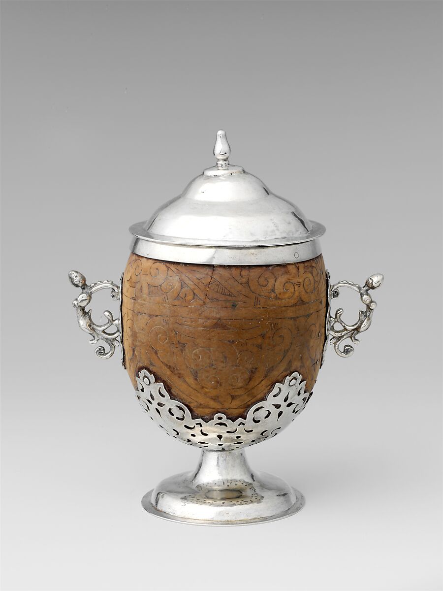 Cup with cover, Silver, nut, probably Dutch