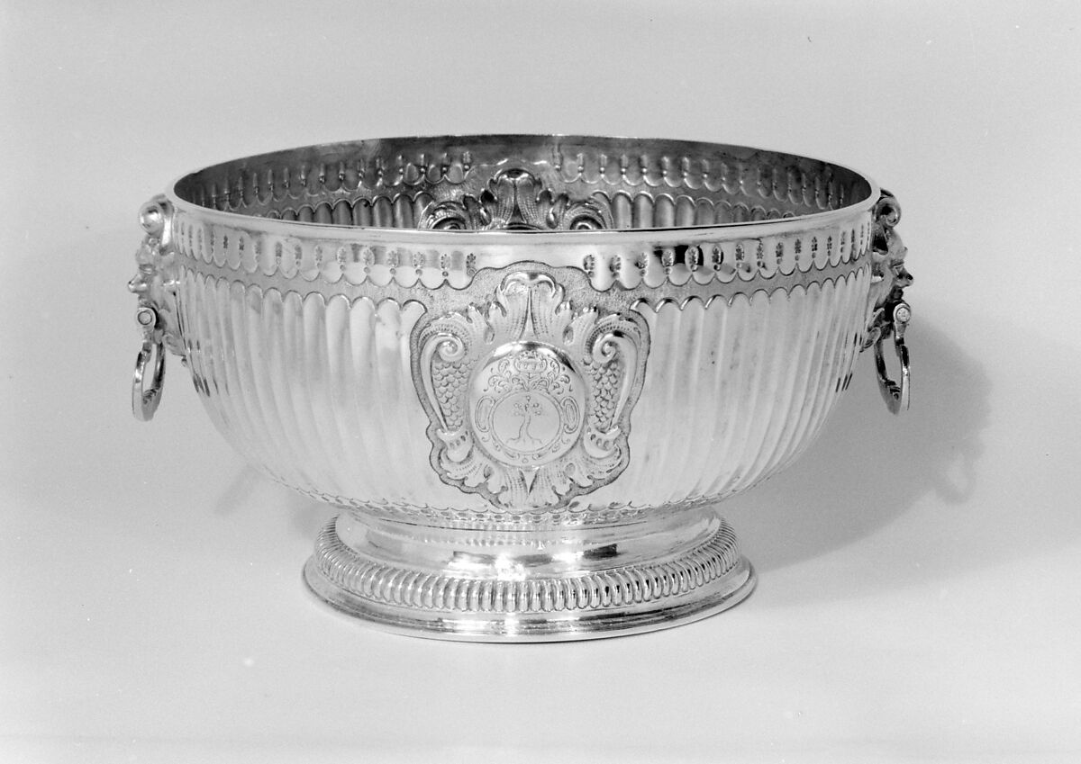 Punch bowl, John East (active 1697–1734), Silver, British, London 
