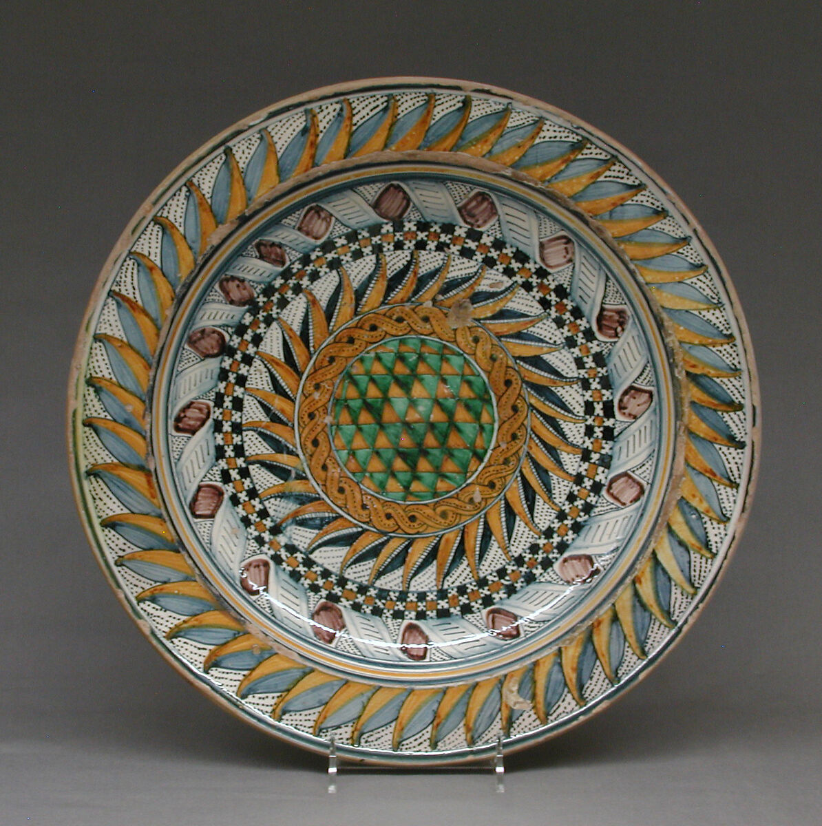 Dish, Maiolica (tin-glazed earthenware), Italian, Deruta 