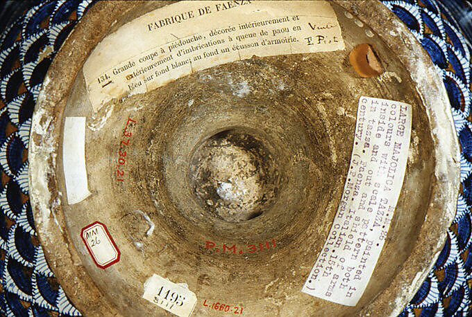 Bowl on foot with arms of the Ridolfi di Borgo family, Maiolica (tin-glazed earthenware), Italian, Montelupo