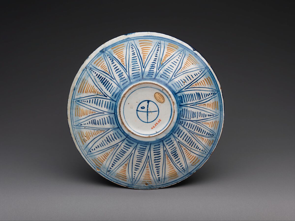 Dish, Maiolica (tin-glazed earthenware), Italian, Faenza