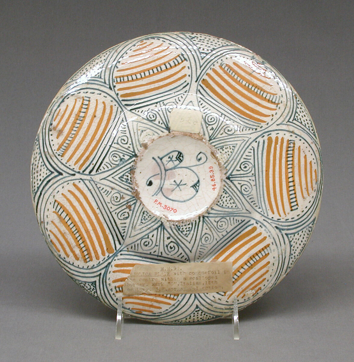 Dish, Maiolica (tin-glazed earthenware), Italian, Deruta