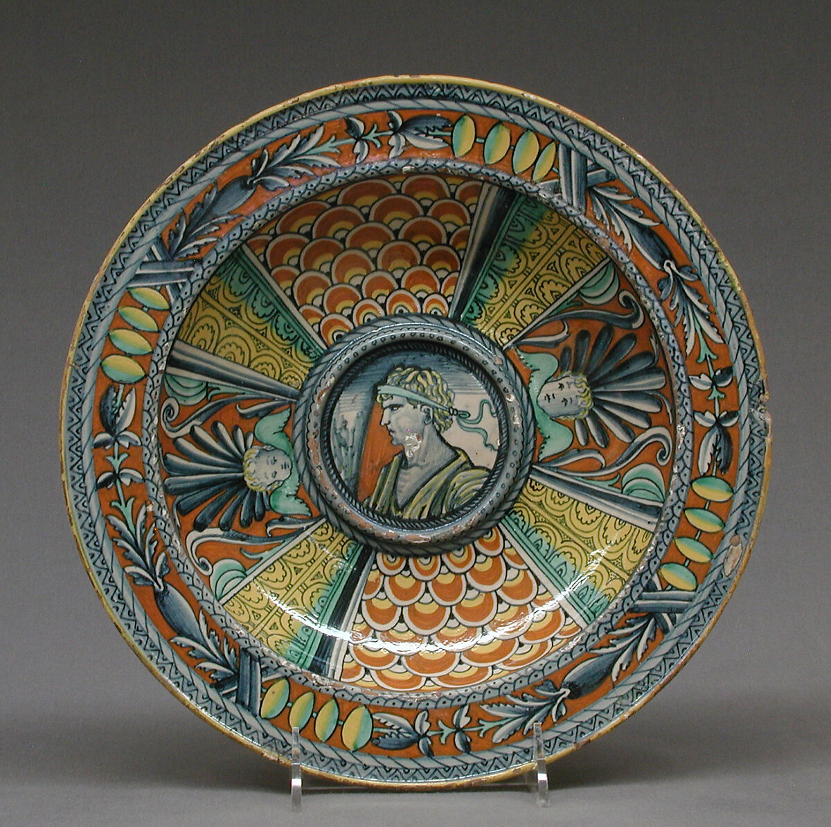 Dish, Maiolica (tin-glazed earthenware), Italian, Deruta 