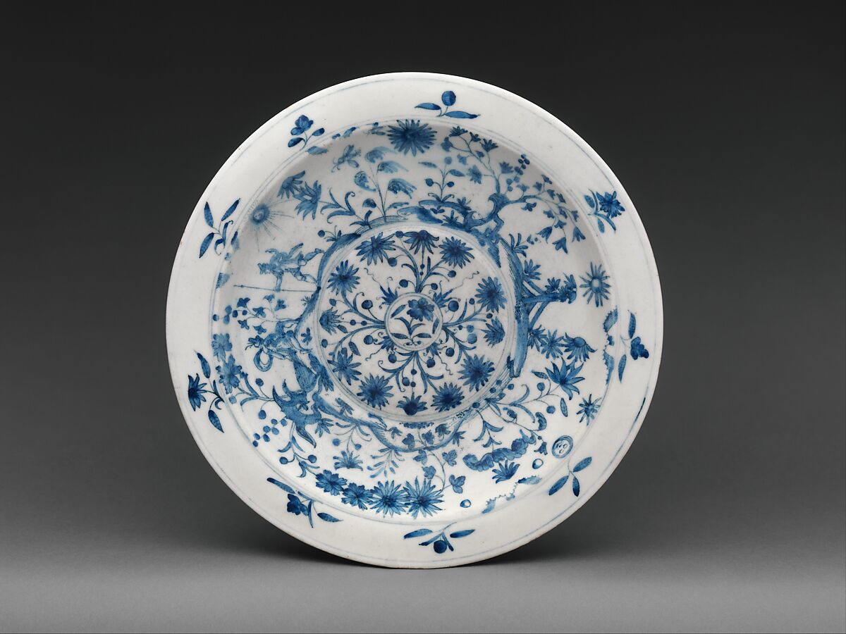 Dish, Medici Porcelain Manufactory (Italian, Florence, ca. 1575–ca. 1587), Soft-paste porcelain decorated in underglaze blue, Italian, Florence 