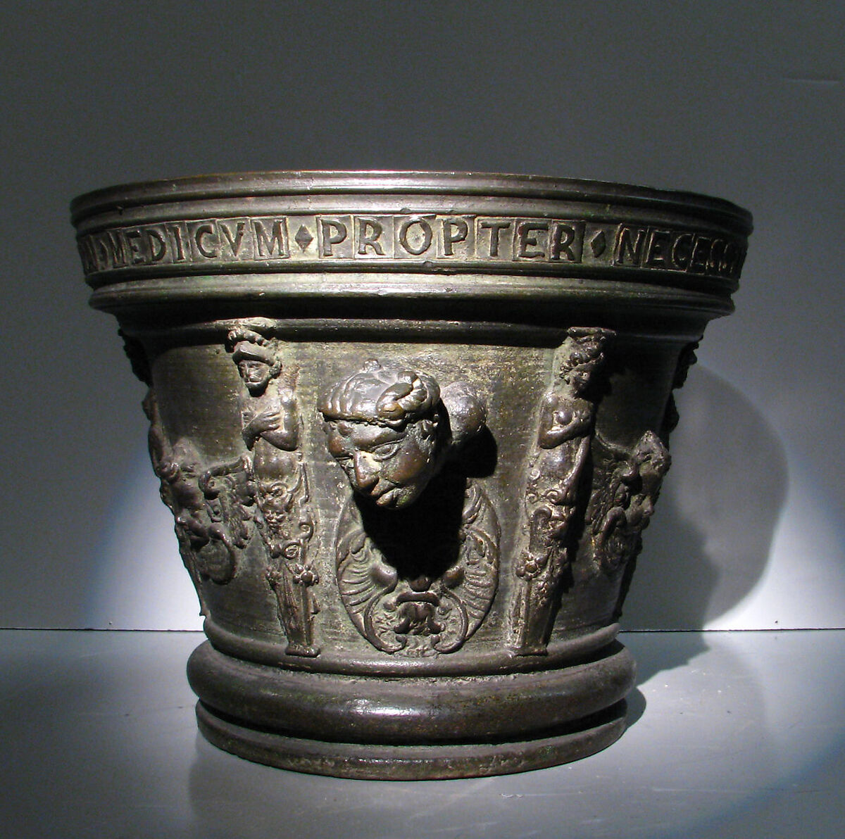 Mortar, Trovilliar (French), Bronze, dark green patina, French