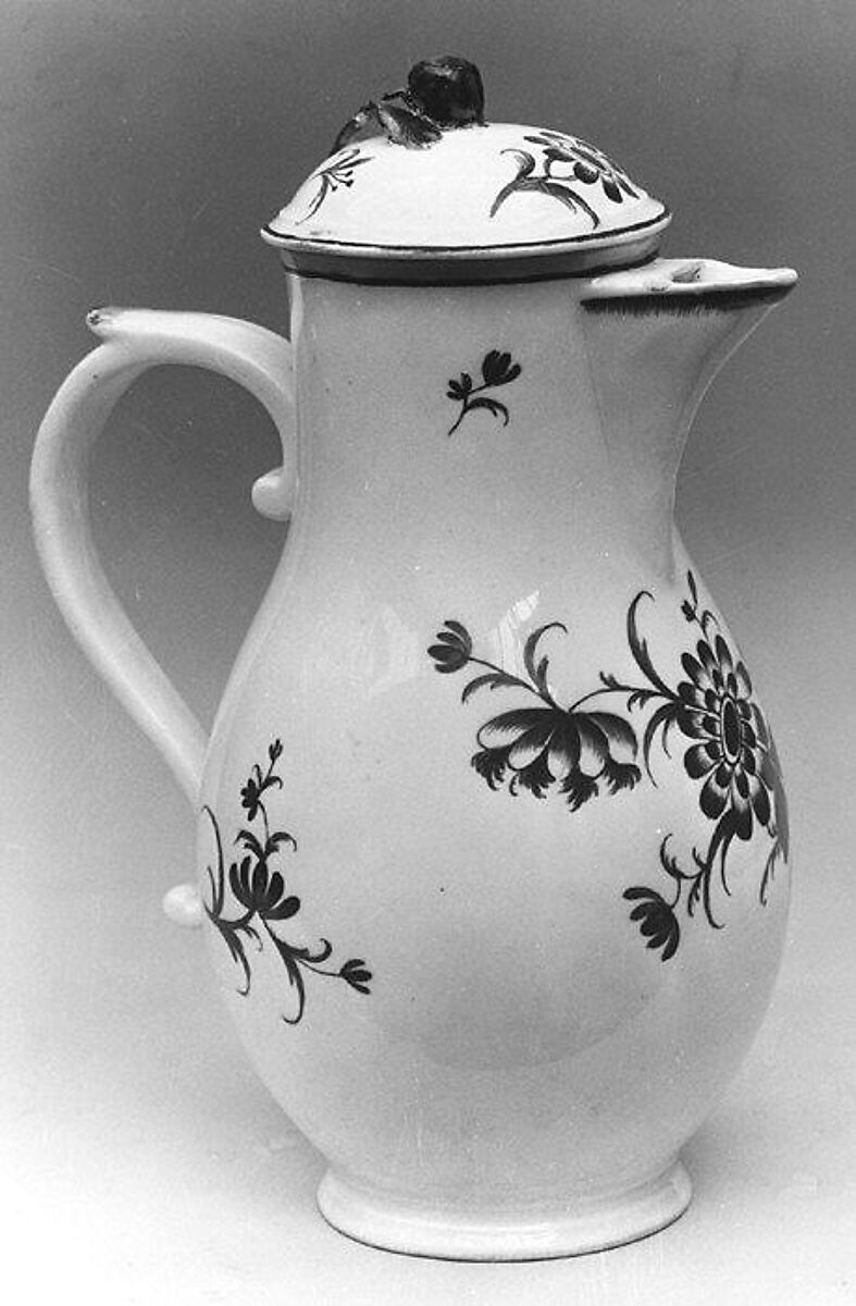 Coffeepot, Baden-Baden Pottery and Porcelain Manufactory (German), Hard-paste porcelain, German, Baden-Baden 