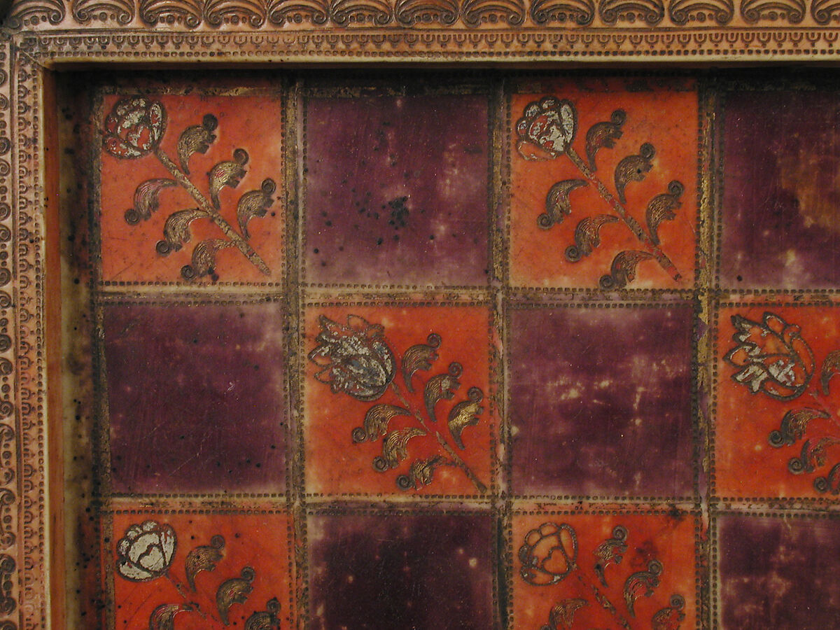 Draughtsmen (30) and box-board for checkers, backgammon and nine-men's morris, Leather, gold (?), Spanish