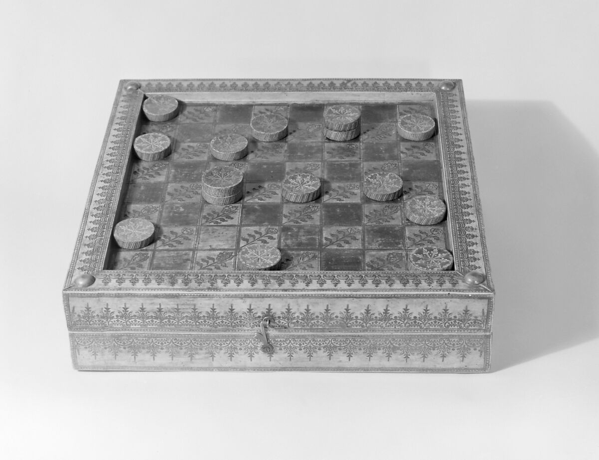 Draughtsmen (30) and box-board for checkers, backgammon and nine-men's morris, Leather, gold (?), Spanish