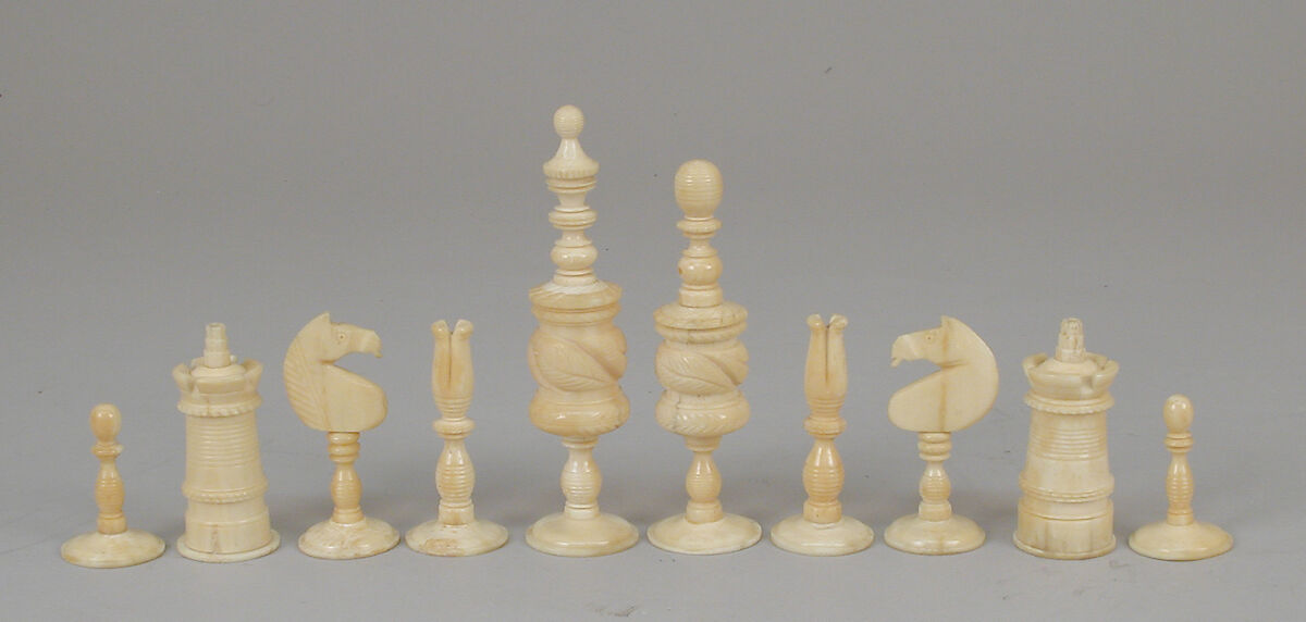 Chessmen (32), Bone, British 