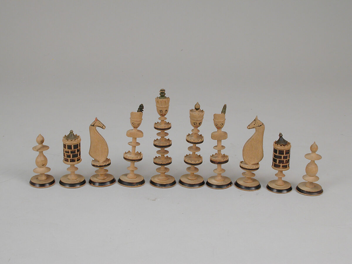 Chessmen (32), Wood, German 