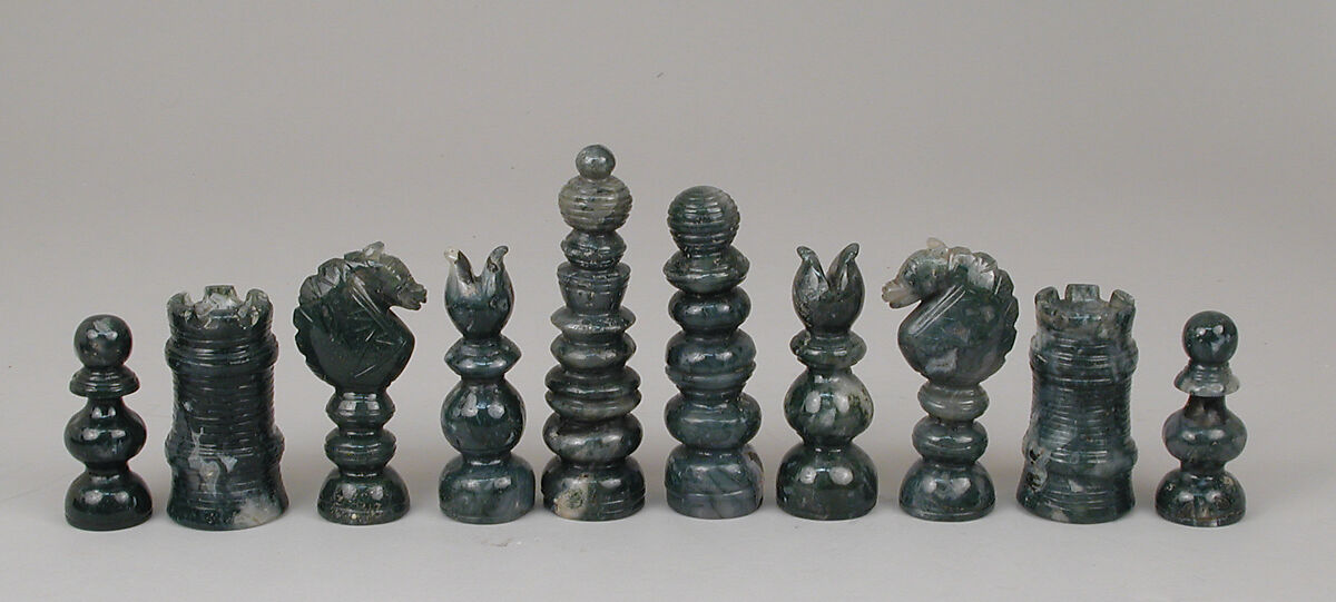 Chessmen (32), Opaline and moss agate, Chinese